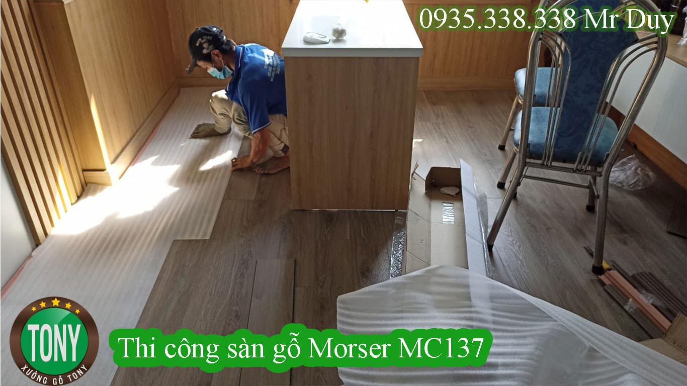 Thi công sàn gỗ Morser MC137 (Chung cư Quận 2)